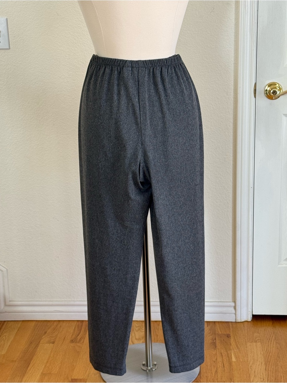 Chico's Charcoal (gray/black subtle herringbone pattern) sz 16 (Chico’s size 3R)